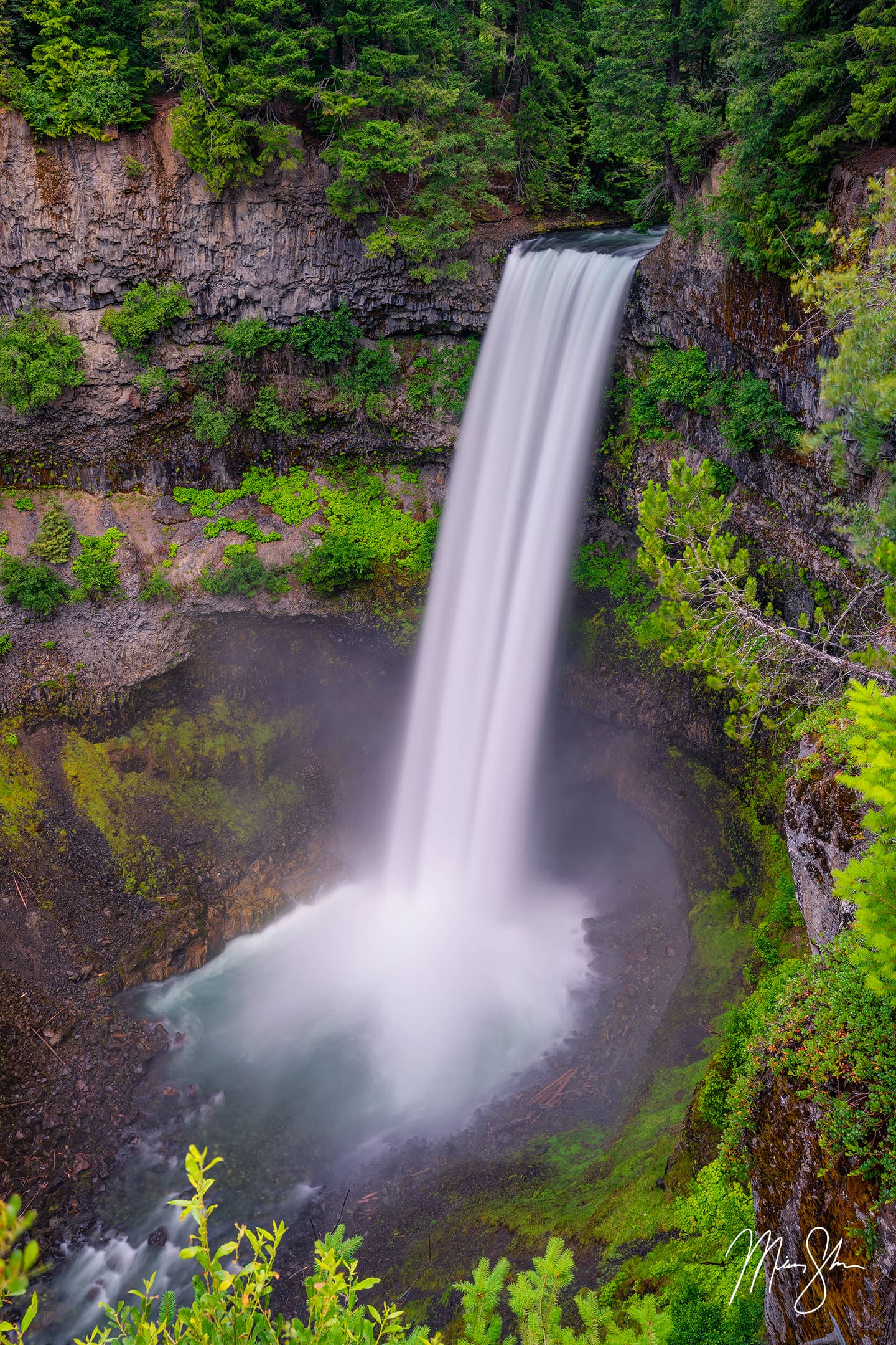 Beautiful Brandywine Falls - Brandywine Falls, British Columbia, Canada
