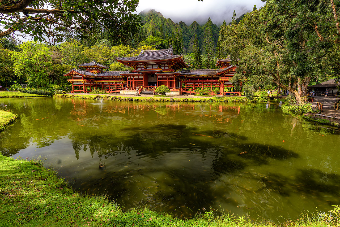 Beautiful Byodo-In Temple - Kaneohe, Oahu, Hawaii