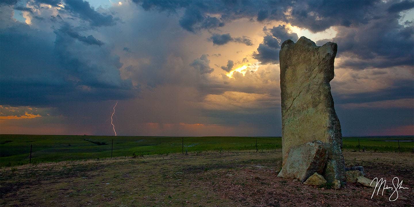 Flint Hills Photography: Sunset at Teter Rock