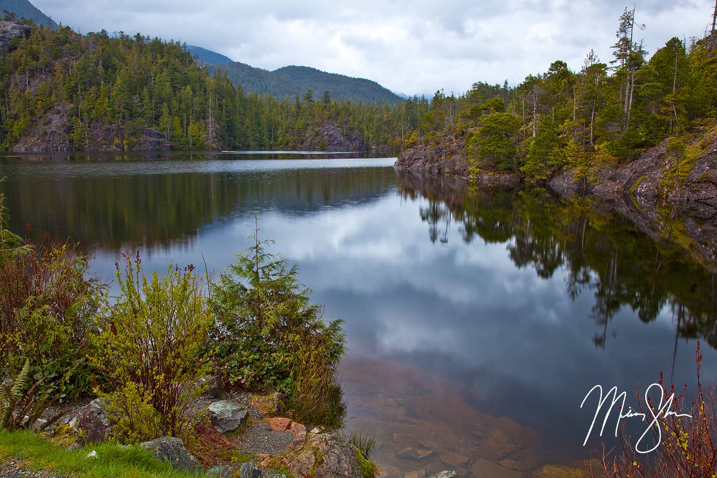 Larry Lake Vancouver Island - Larry Lake, Vancouver Island, British Columbia