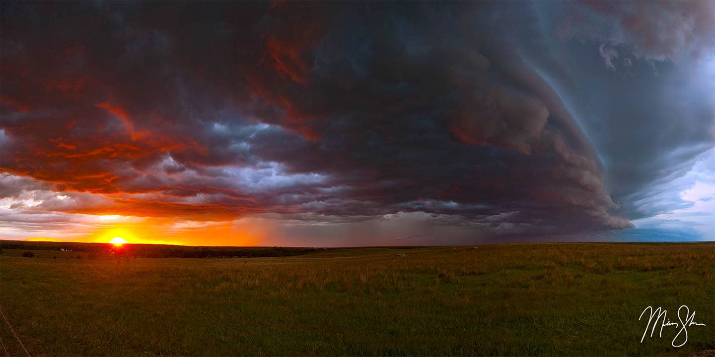 North Central Kansas: Kansas thunderstorms and sunset