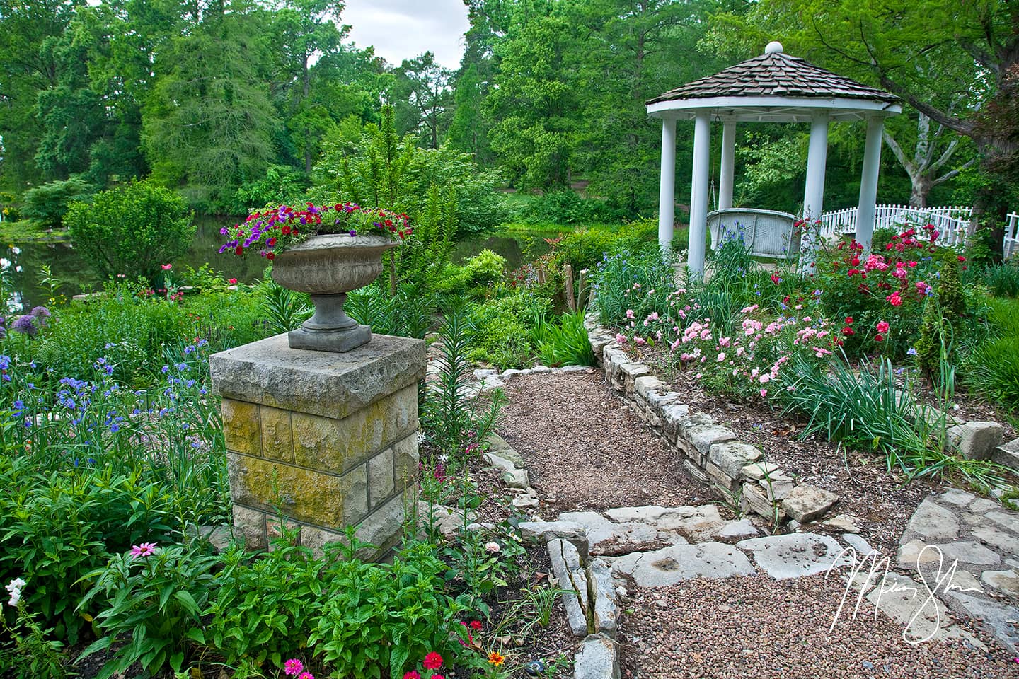 Paths at Bartlett Arboretum - Bartlett Arboretum, Belle Plaine, Kansas