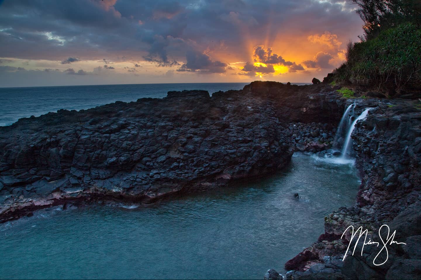 Sunrise at the Queen's Bath - Queen's Bath, Princeville, Kauai, Hawaii