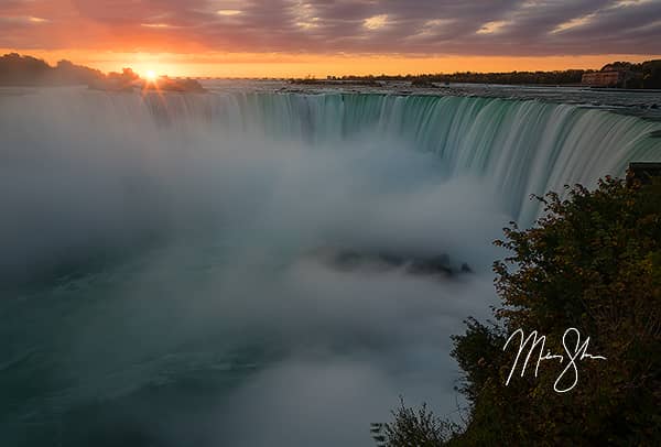 Horseshoe Falls Sunrise at Niagara Falls