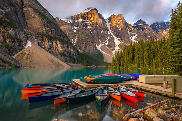 Beautiful Moraine Lake in Banff National Park