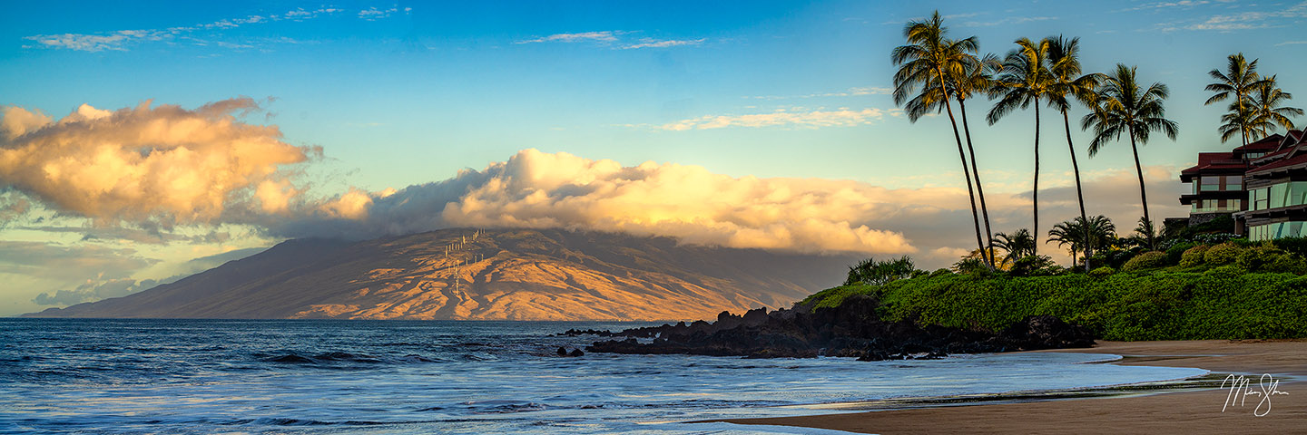 Panoramic sunrise at Wailea Beach