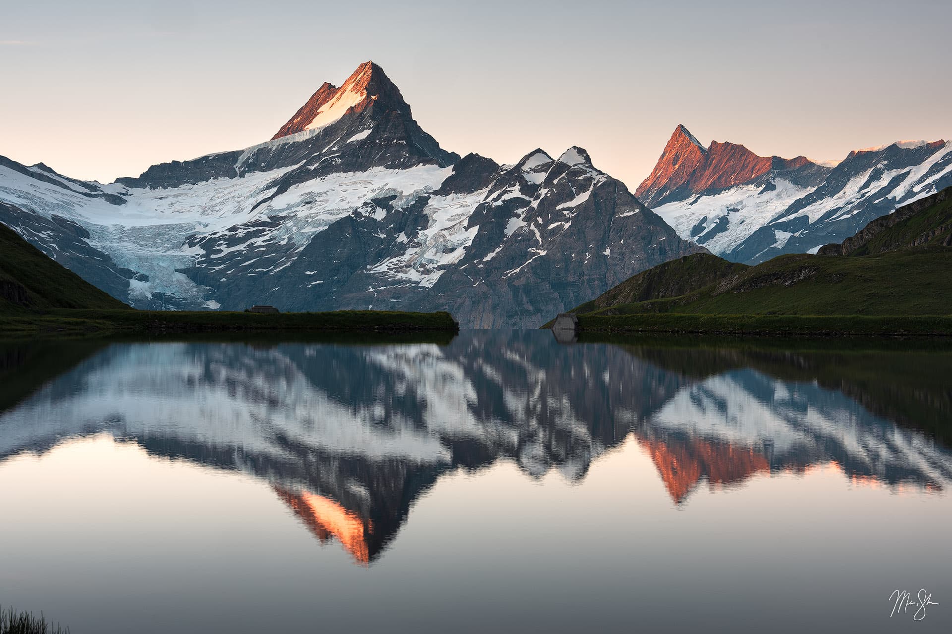 bachalpsee-sunrise-reflection.jpg