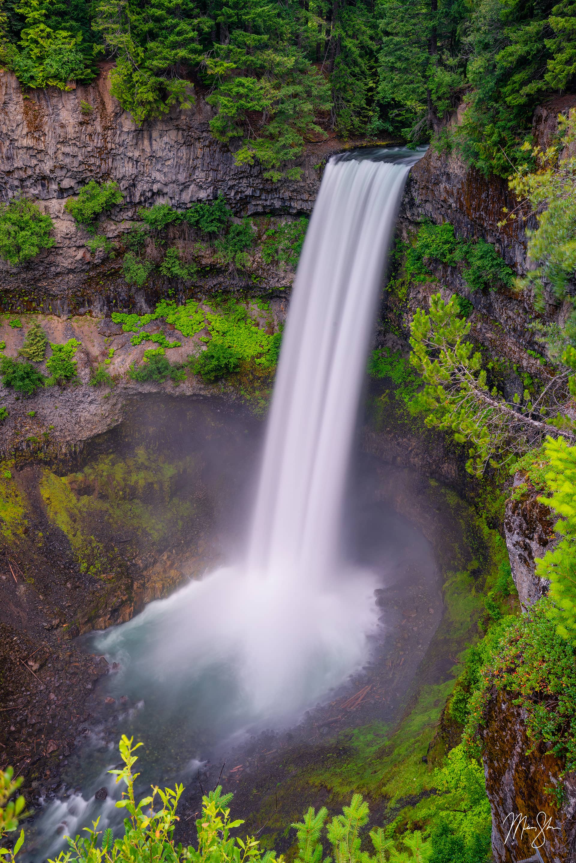 Beautiful Brandywine Falls Brandywine Falls, British Columbia, Canada