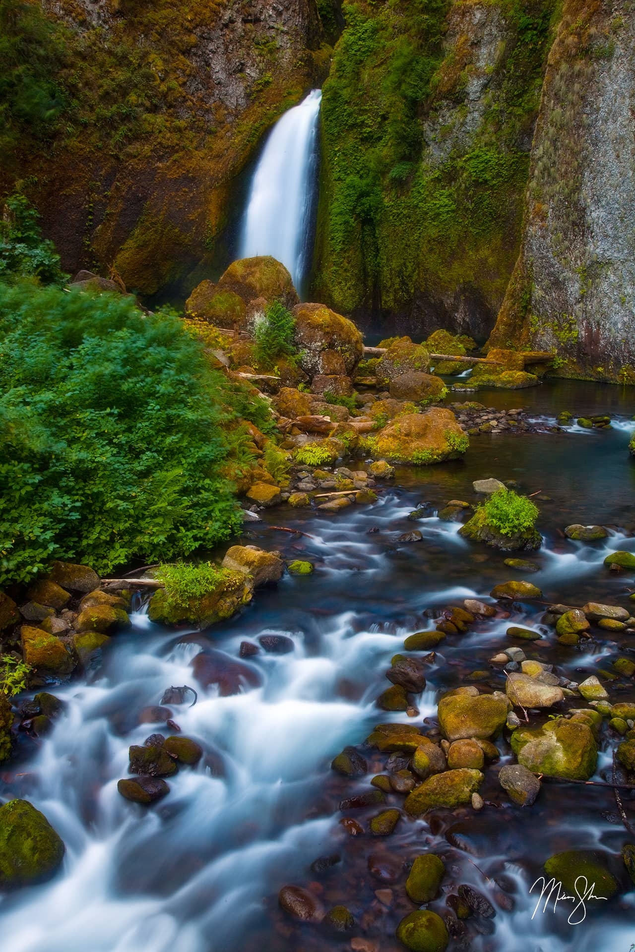 cascades-of-wahclella-falls-wahclella-falls-columbia-river-gorge