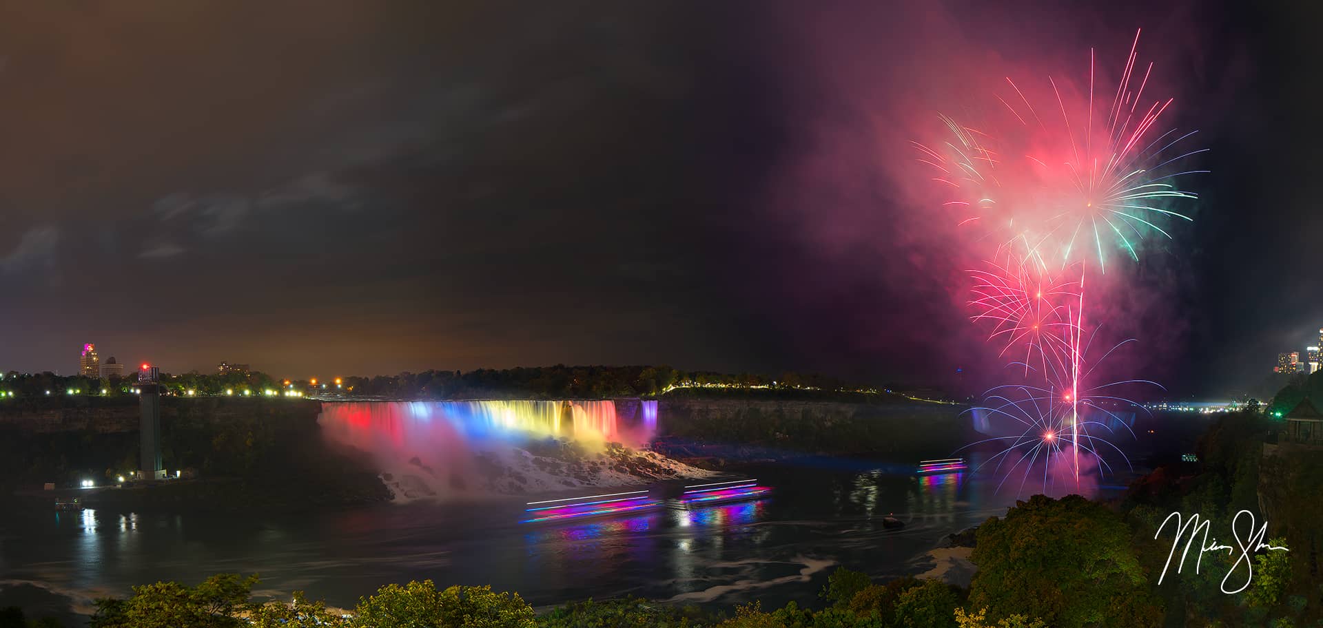 Niagara Falls Fireworks Niagara Falls, Ontario, Canada Mickey